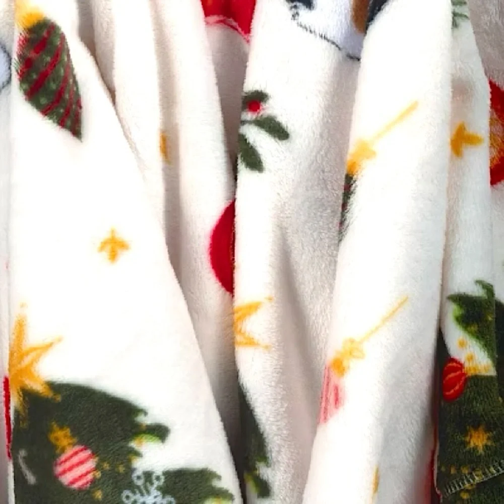 🎄 Target Wondershop Holiday Ivory Festive Dog Cat Plush Soft Throw Blanket Cozy